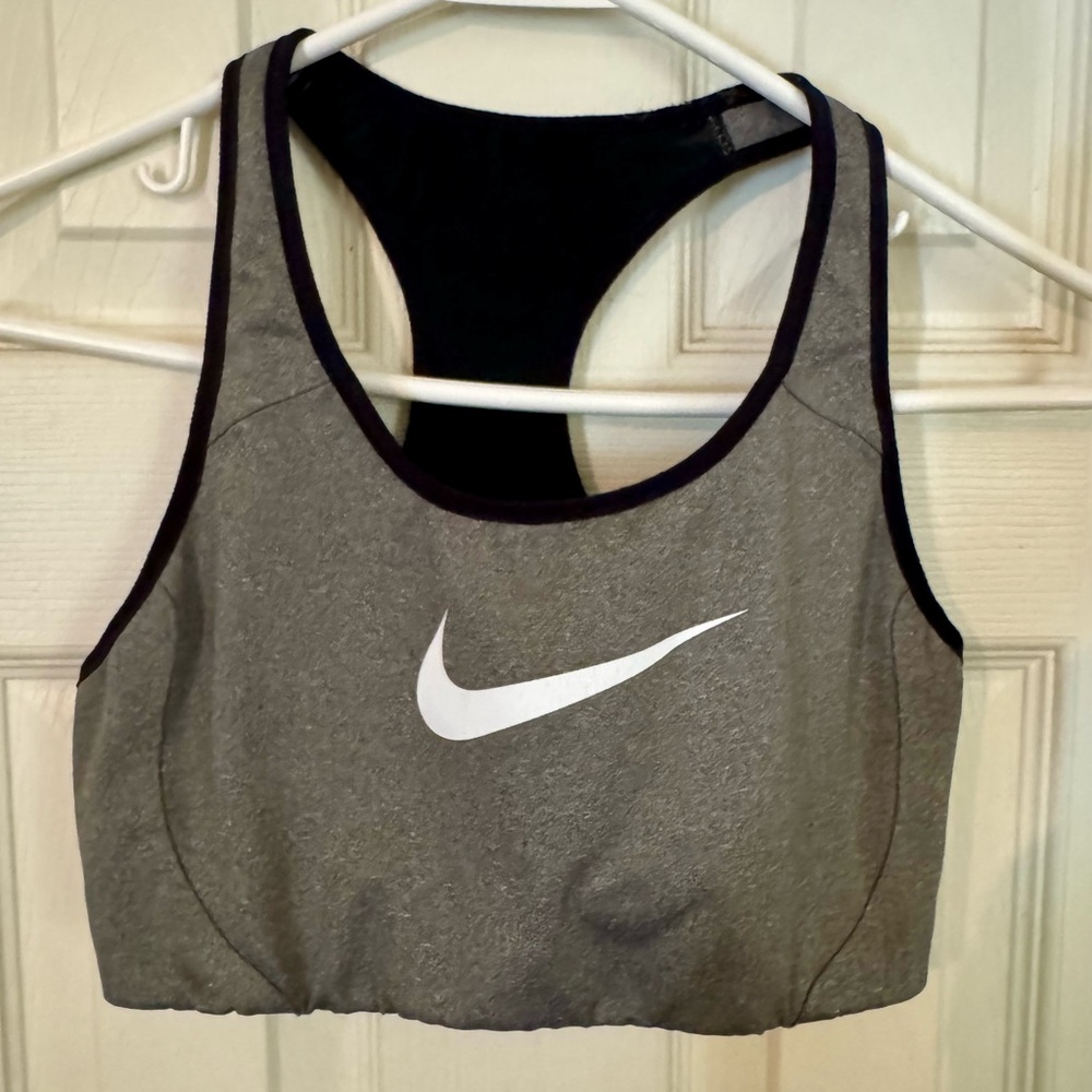 Nike Women's Gray Sports Bra M
